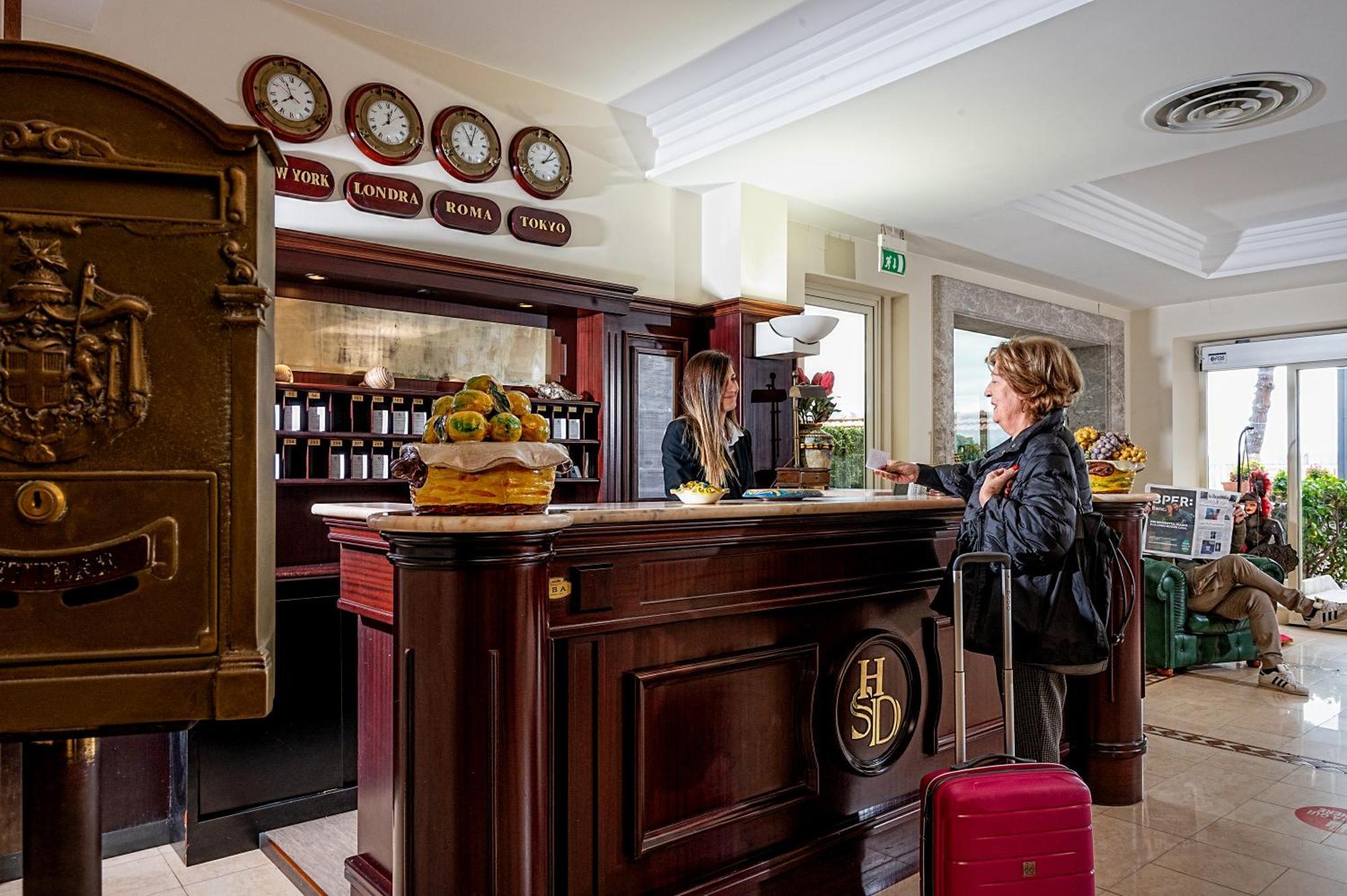 Hotel Sabbie D'Oro Giardini Naxos Ngoại thất bức ảnh